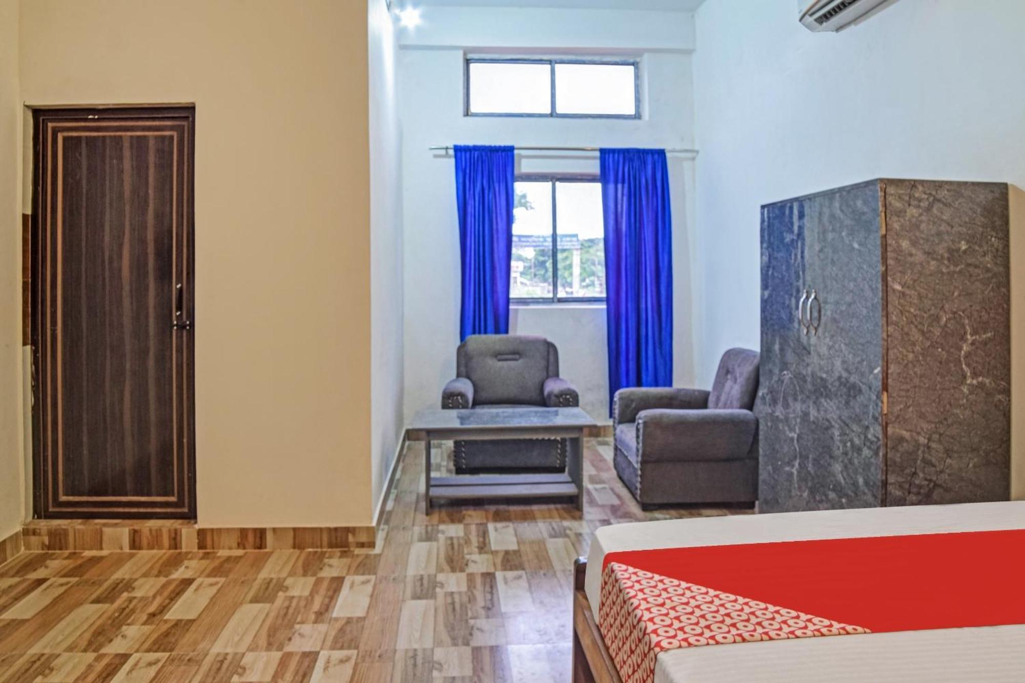 Spot On Jp Guest House Kaharpara Exterior foto